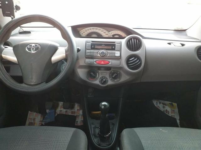 Vendo toyota etios