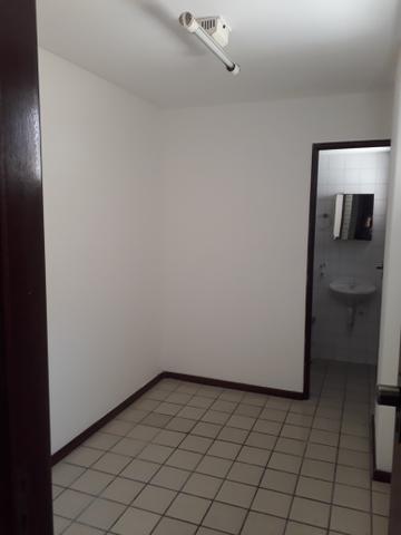 Exc.apto a 50m.do mar, 4qts s/2 suítes, 2 vagas, apenas 3.600,00 - Foto 9