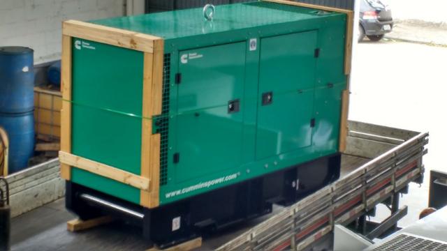 Novo - Gerador à Diesel Trifásico 116 KVA Cummins - C90D6 - 116kva