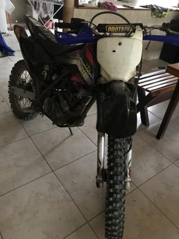 Xr200 com roupa de crf 230