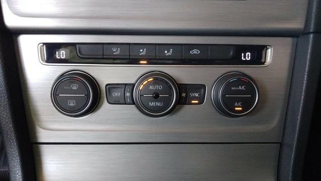 VW - Golf 1.6 Confortline MSI Manual - 2016 - Foto 18