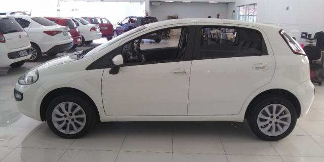 FIAT PUNTO ATTRACTIVE 1.4 8V EVO Branco 2014/2014 - Foto 9