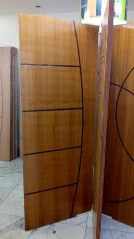 Portas de madeiras / janelas de madeiras/ puxador / fechaduras - Foto 3