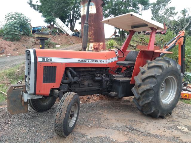 Trator Massey Ferguson 295