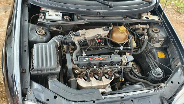 Corsa Classic 2004/2005 1.0 VHC com Direção hidráulica - Foto 5