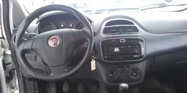 FIAT PUNTO ATTRACTIVE 1.4 8V EVO Branco 2014/2014 - Foto 6