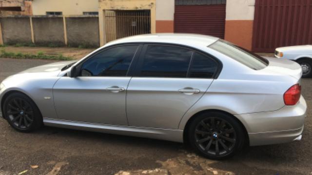 BMW-320i - Foto 2