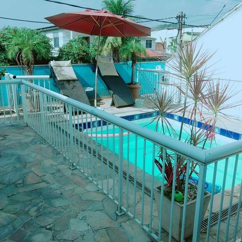 Casa duplex com piscina + apto com 2 quartos