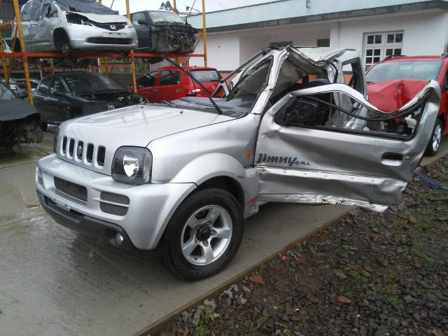 Suzuki Jimny 2012 4x4 vendido em pecas - Foto 4