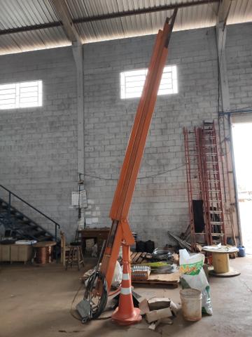 Escada giratória patrão Copel com 9.60 de alturas - Foto 2