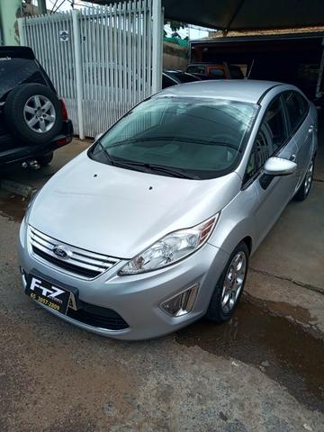 Fiesta sedan se