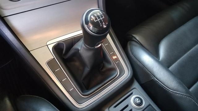 VW - Golf 1.6 Confortline MSI Manual - 2016 - Foto 15