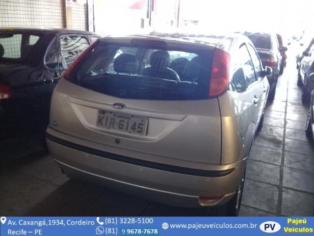 Ford Focus 1.6 Hatch - Foto 2