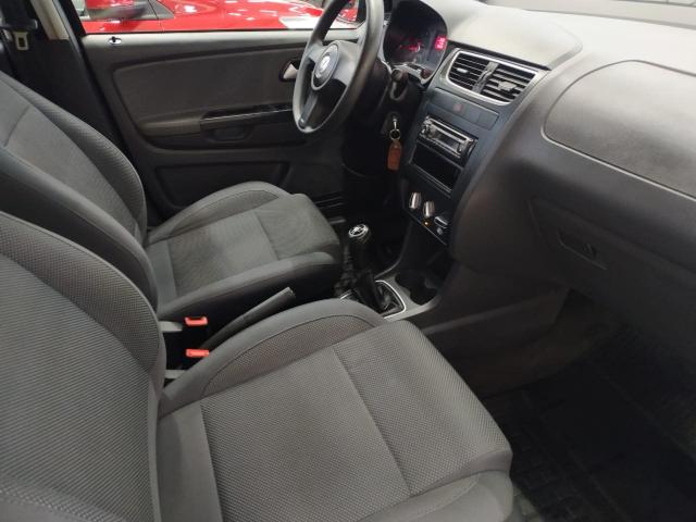 VOLKSWAGEN FOX 2011/2012 1.0 MI 8V FLEX 4P MANUAL - Foto 2