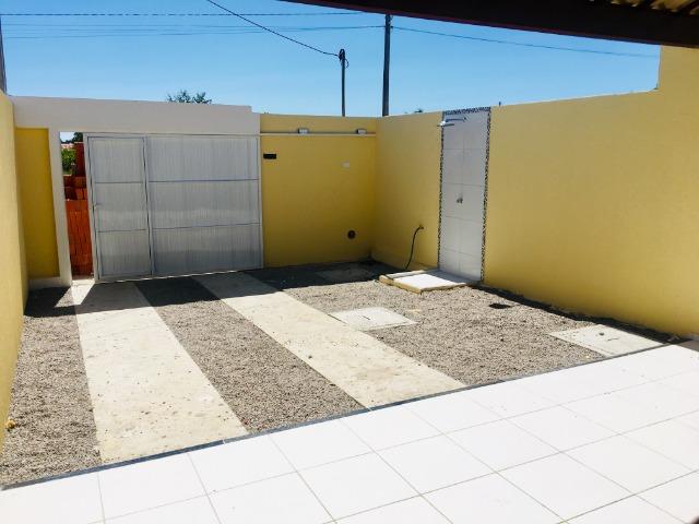 Linda casa com documentação gratis : 2 quartos , 2 banheiros , 2 vagas de garagem - Foto 3