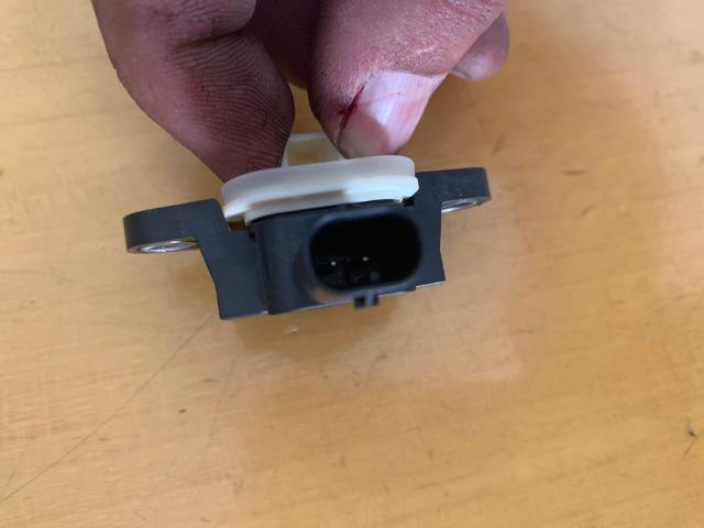 Sensor do air bag jeep renegade original codigo 51943478 - Foto 3