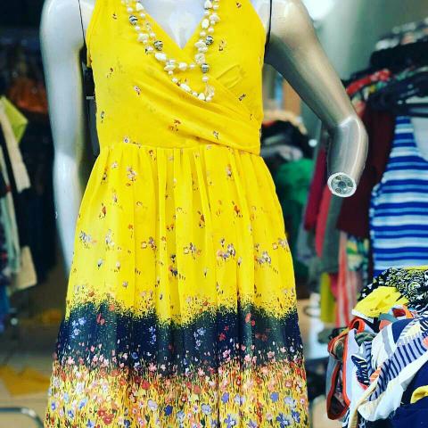 Desapegos da Mel :Vestidos e Bermuda - Foto 5
