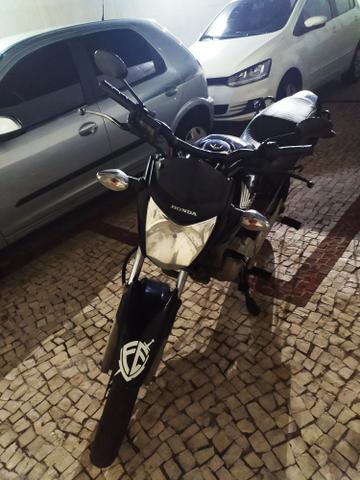 Moto muito conservada, único dono, no ponto de transferir - Foto 3