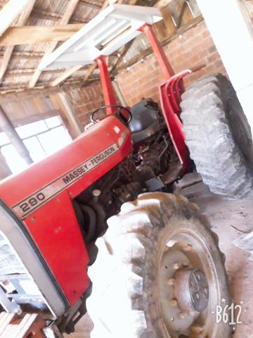 Vendo trator