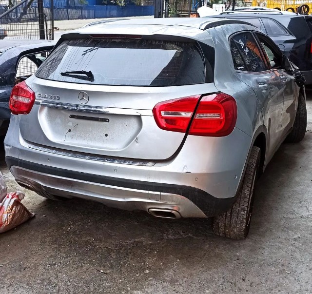 Mercedes Gla 200 1.6 Parachoque Porta Motor Airbag Capo Farol Retrovisor Sucata - Foto 3