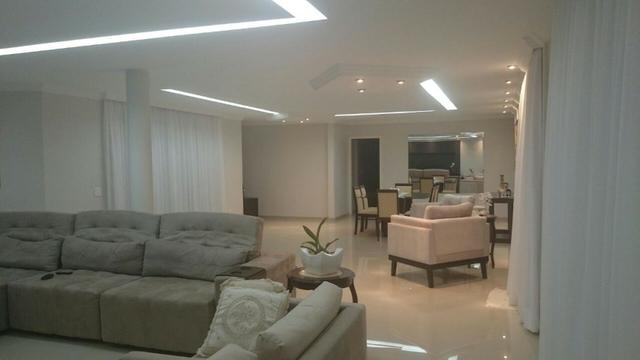 Samuel Pereira oferece: Magnífica casa térrea no Condomínio Mansões Entre Lagos com lazer - Foto 14