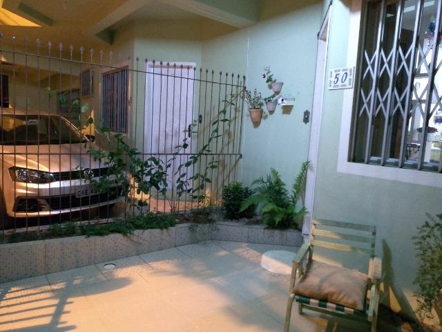 Quarto com sacada para moças, perto de tudo! - Foto 12