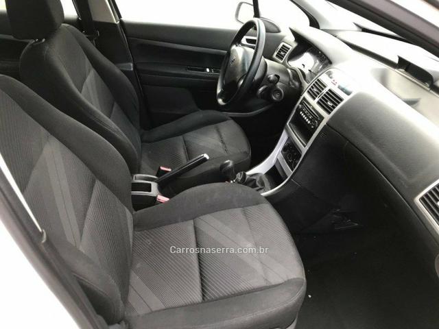 307 1.6 manual com teto - Foto 5