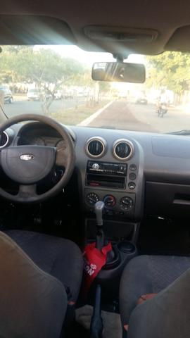 Vendo ou troco por outro carro hatch - Foto 3
