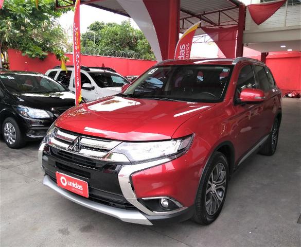Outlander 7 lugares - Comfort AT 2.0 2018 - Foto 2