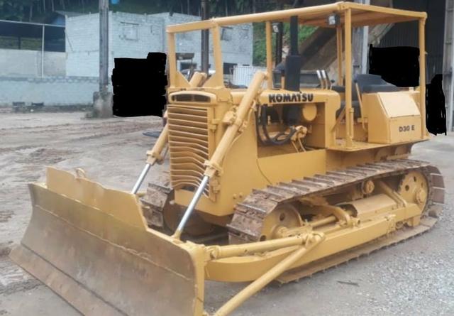 Trator de esteira d30 ano 82