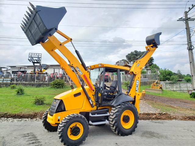 Retroescavadeira JCB 3C 2012