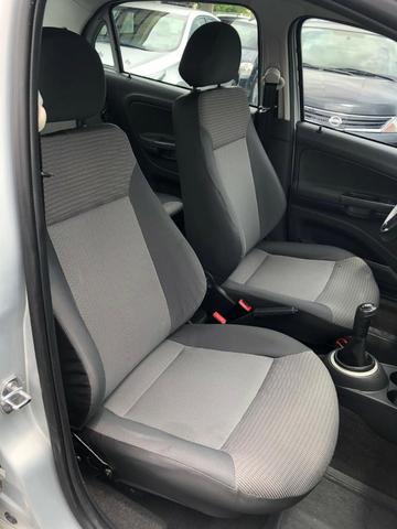 Volkswagen Voyage 2011 1.6 Completo - Foto 9