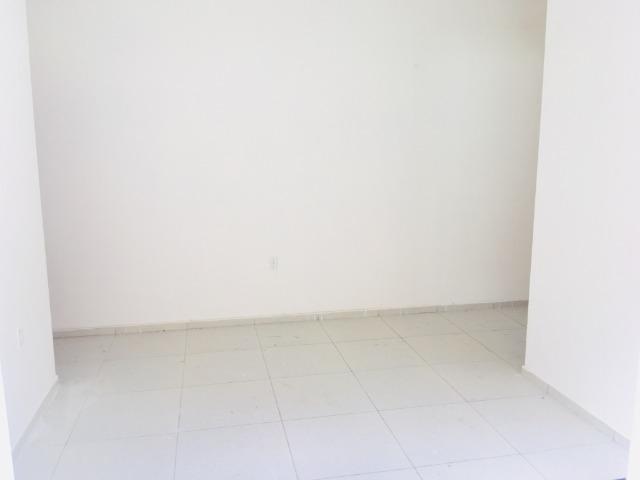 Documentação Inclusa: 2 quartos, 2 wcs, garagem, sala, coz americana, quintal, área serviç - Foto 12