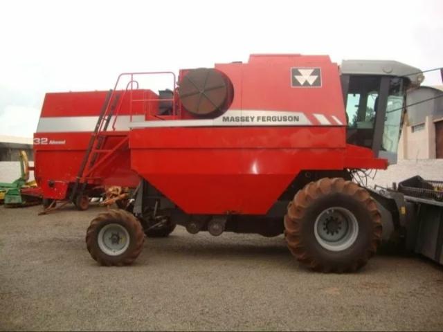 Colheitadeira Massey Ferguson Mf 32 Com Plataforma De Corte - Foto 2