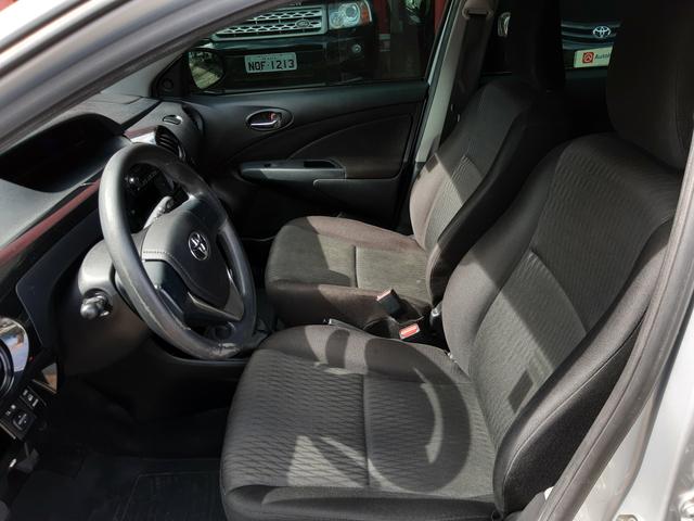 Etios x 1.3 2017 - Foto 8