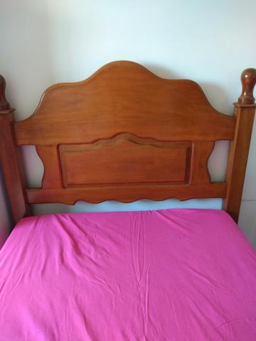 Cama de Madeira