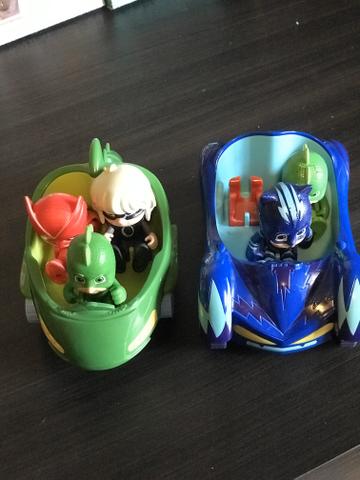 Pj Masks! 2 carros e 4 bonecos - Foto 4