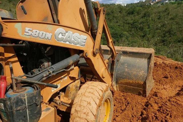 Retroescavadeira Case Modelo 580N 4X4 2013 - Foto 2