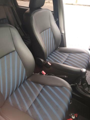 Etios Hatch - Foto 2