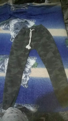 Calça camuflada
