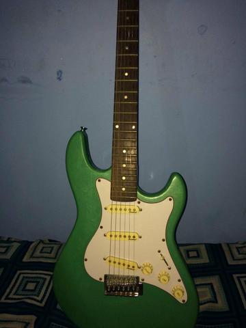 Vendo guitarra strinberg stratocaster semi nova