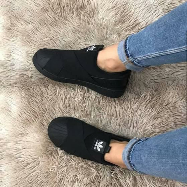 tenis adidas elastico