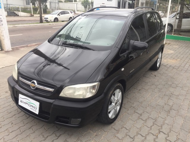 CHEVROLET ZAFIRA ELEGANCE 2.0 2011 7 LUGARES