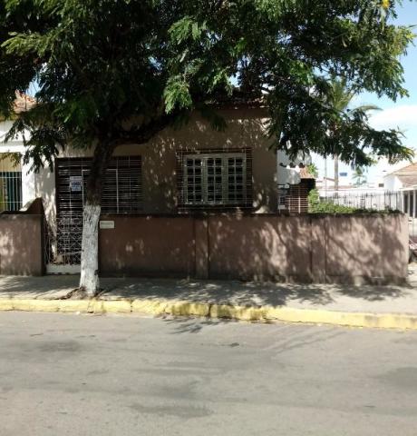 Casa Na Praça da bandeira Limoeiro