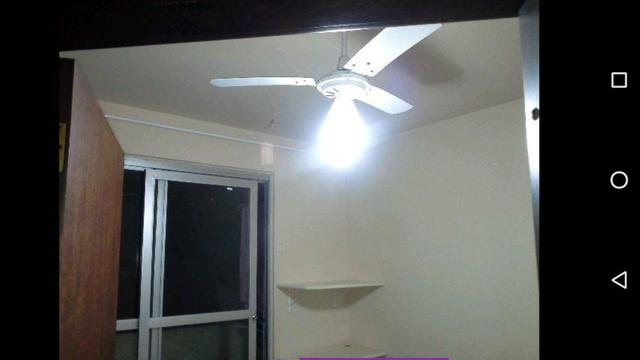 Quarto com sacada para moças, perto de tudo! - Foto 2