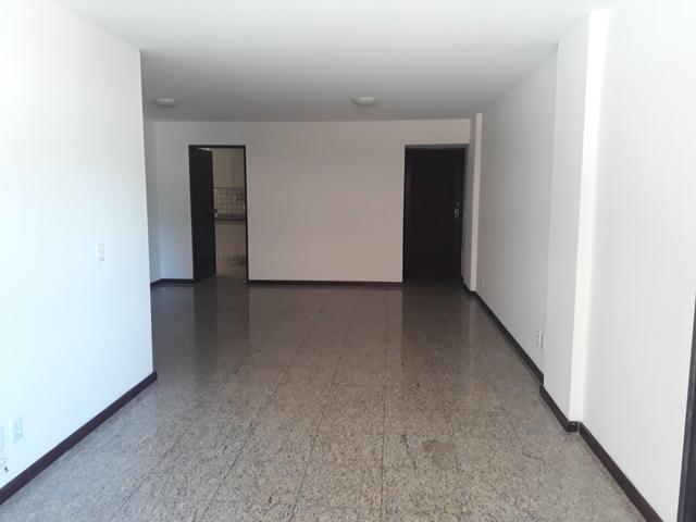Exc.apto a 50m.do mar, 4qts s/2 suítes, 2 vagas, apenas 3.600,00 - Foto 4