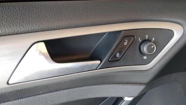 VW - Golf 1.6 Confortline MSI Manual - 2016 - Foto 13