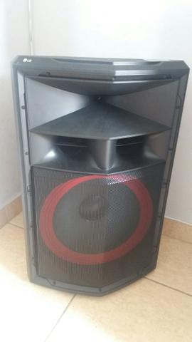 Caixa Acústica de Alta Potência LG FJ7