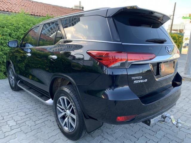 Toyota hilux sw4 2017 2.8 srx 4x4 7 lugares 16v turbo intercooler diesel 4p automÁtico - Foto 6