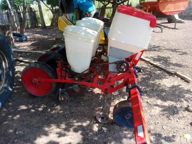 Vende-se madal raspadeira baldan uma plantadeira jumil 3 linhas e uma siladeira - Foto 5